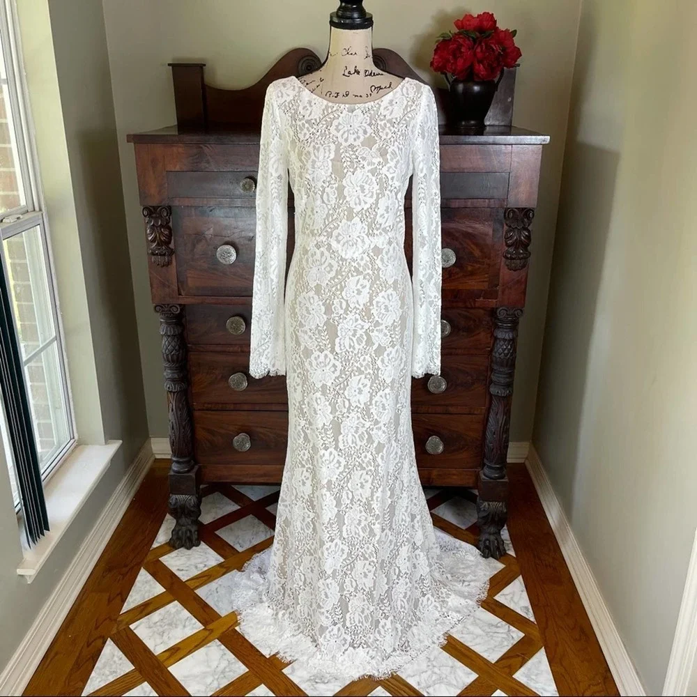 By Watters NWT Lace Long Sleeve Wedding Dress 10 - Picture 2 of 13